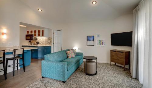 Two-Bedroom Suite with Queen and Two Double Beds