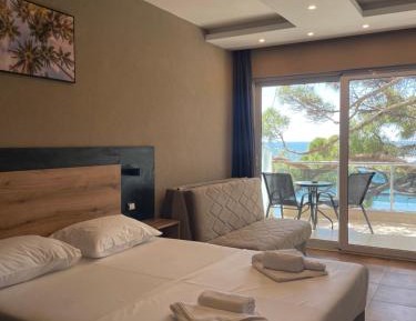 Deluxe Triple Room with Sea View