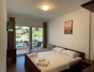 Standard Triple Room with Sea View