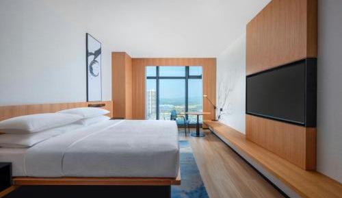 Business King Room