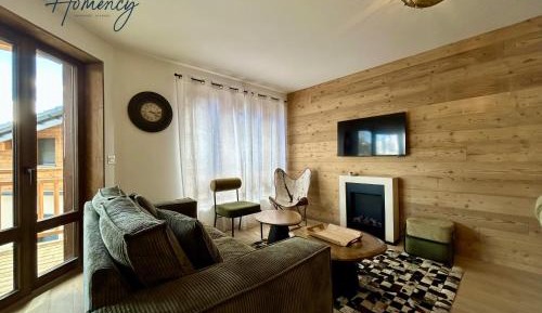Three-Bedroom Deluxe Apartment