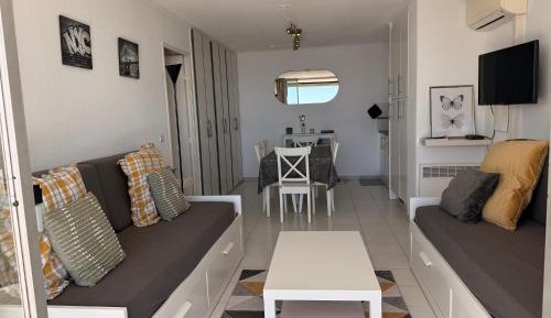 Apartment 22