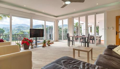 Five-Bedroom Holiday Home