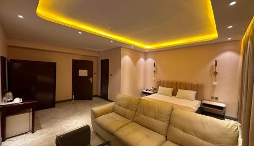 Deluxe Double Room (2 Adults + 1 Child)