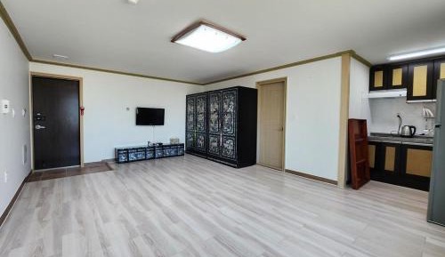 Family Room 2