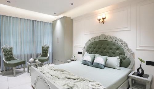 Deluxe Double Room (2 Adults + 1 Child)
