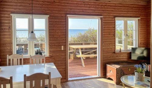 One-Bedroom Holiday Home