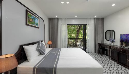 Deluxe Double Room with Balcony