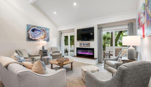 Four-Bedroom Holiday Home