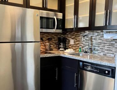 One-Bedroom King Suite - Non-Smoking