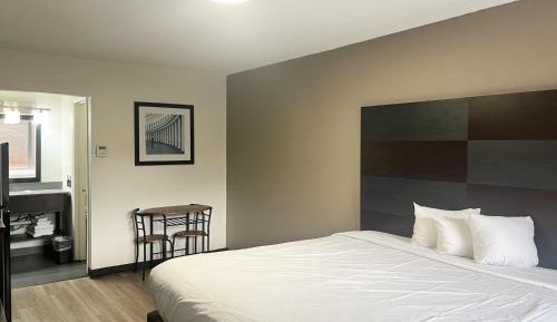 King Room - Non-Smoking