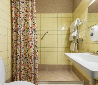 Economy Twin Room
