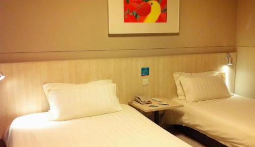 Standard Twin Room A