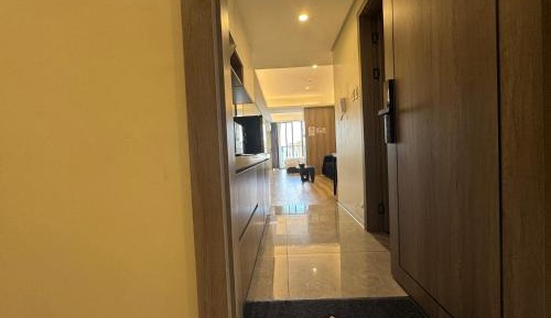 Deluxe One-Bedroom Apartment with City View