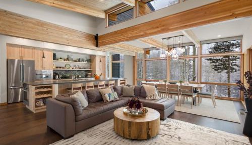 Four-Bedroom Holiday Home