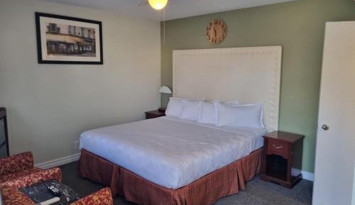Standard King Room