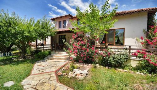Villa with Garden View