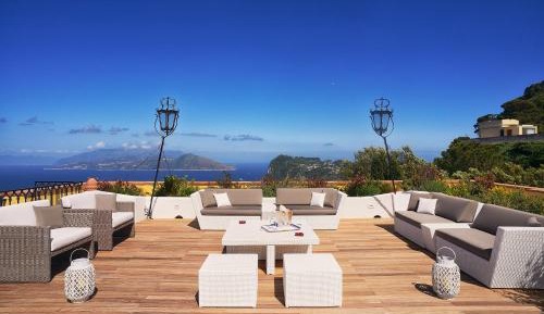 Large Suite with Terrace and Sea View