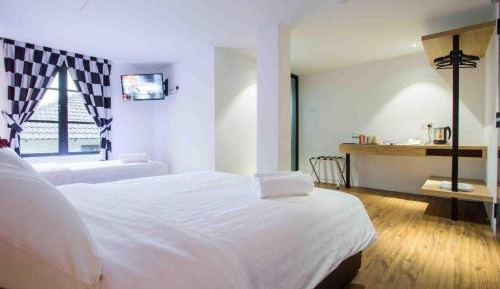Deluxe Family Suite