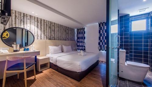 Deluxe King Room