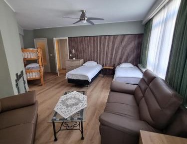 Deluxe Family Suite