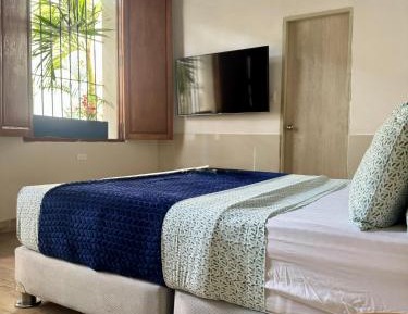 Deluxe Queen Suite