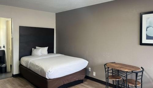 Double Room - Non-Smoking 