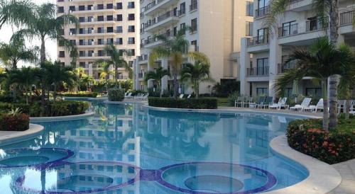 Apartment with Pool View 