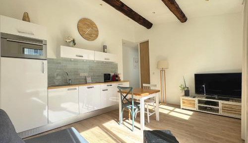 One-Bedroom Apartment with Terrace