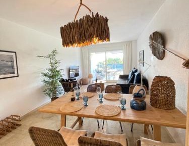 Two-Bedroom Apartment with Balcony and Sea View