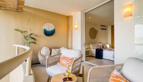 Apartment with Balcony