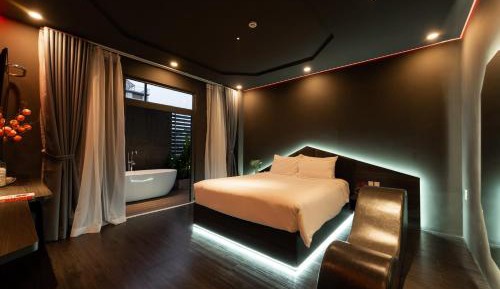 King Room with Balcony