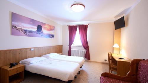 Superior Double or Twin Room with Mountain View