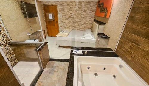 Suite with Hot Tub