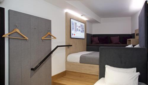 Club Family Room
