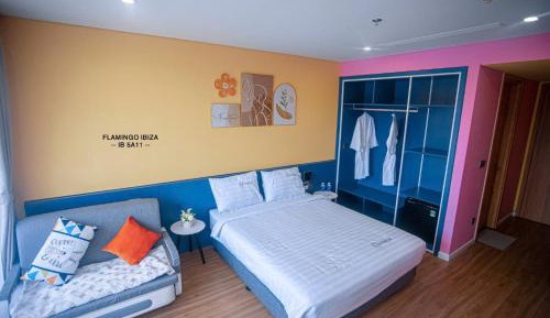 Deluxe One-Bedroom Apartment
