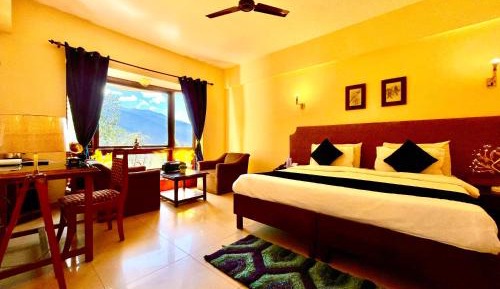 King Room with Mountain View