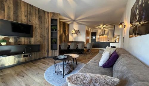 Three-Bedroom Apartment with Balcony