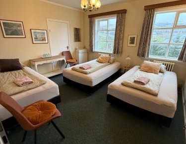 Basic Triple Room with Shared Bathroom