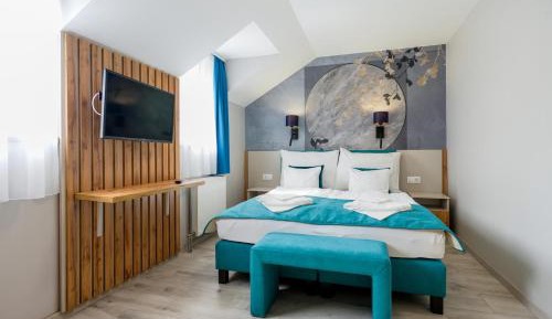 Double or Twin Room with Extra Bed