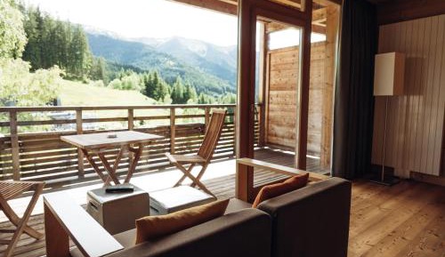 Suite with Mountain View