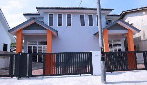 Six-Bedroom House