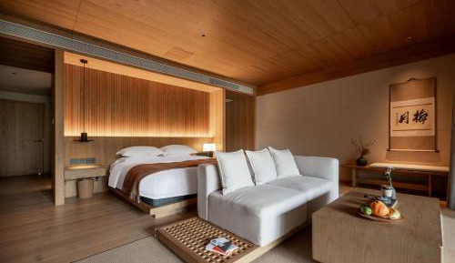 Hot Pool  King Room