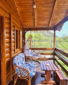 Bungalow with Patio