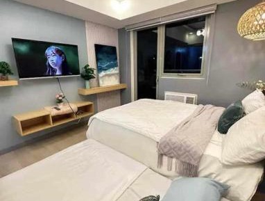 Studio Apartment with Balcony