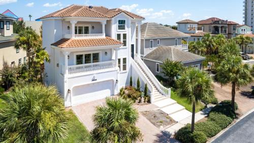 Five-Bedroom Holiday Home