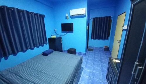 Family Room with Private Bathroom