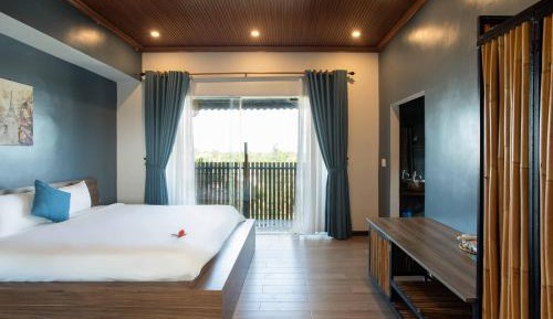Deluxe Double Room with Balcony