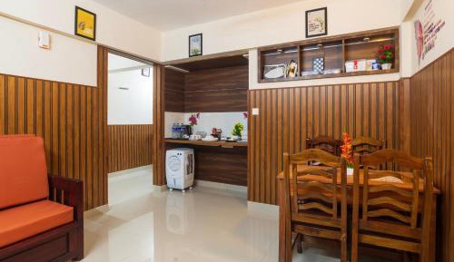 Deluxe One-Bedroom Apartment