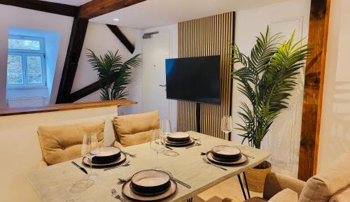 One-Bedroom Deluxe Apartment